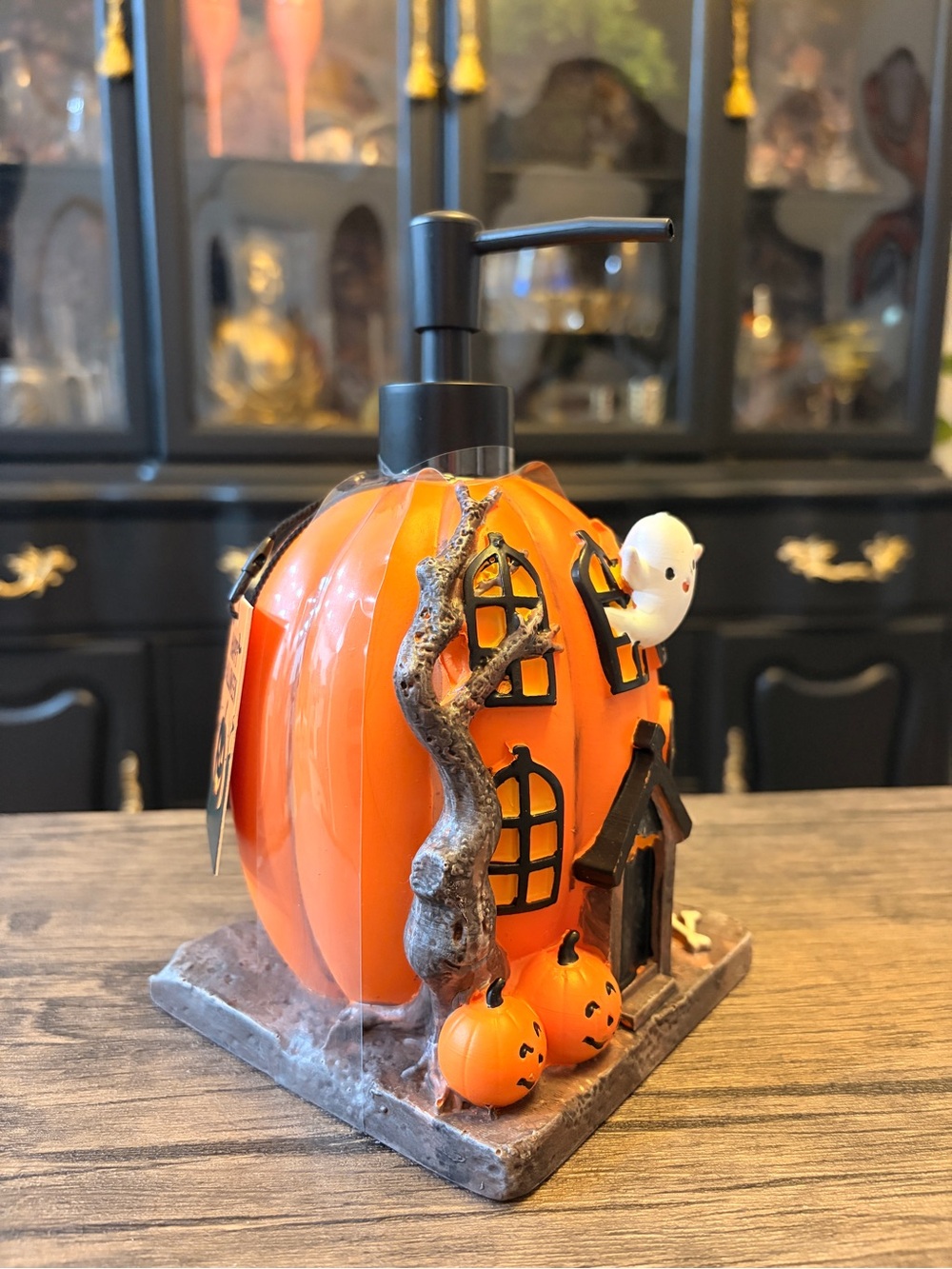 Halloween Pumpkin Soap Dispenser - large 8” x 4.5” - Picture 2 of 8